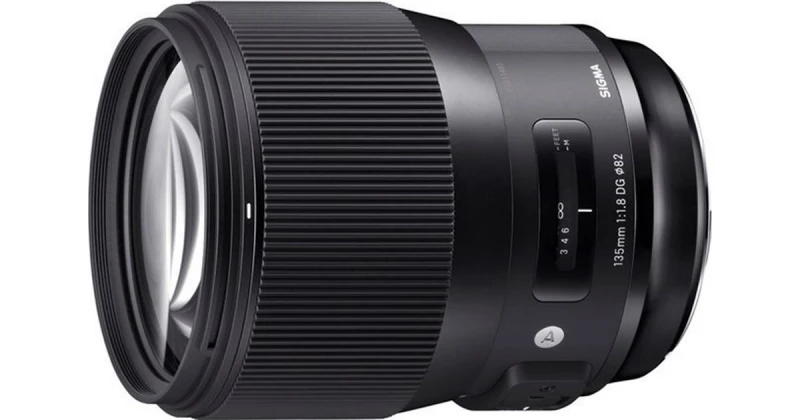 135mm F1.8 DG HSM av Sigma.
